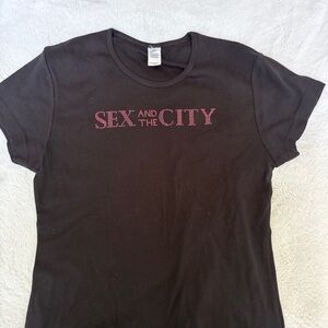 Sex and the City Chic Black Graphic Tee with Pink Accents